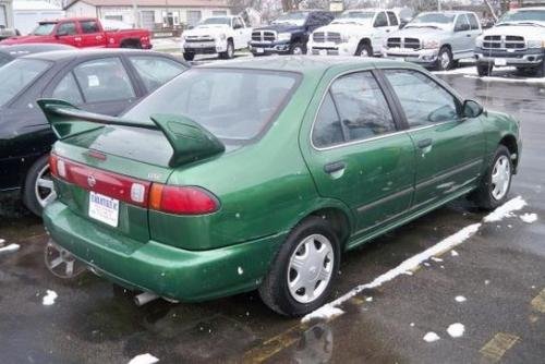 Photo of a 1998 Nissan Sentra in Sierra Pine (paint color code DS2)