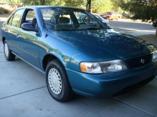 Photo of a 1995-1999 Nissan Sentra in Vivid Teal (paint color code FN4)