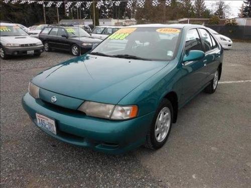 Photo of a 1995-1999 Nissan Sentra in Vivid Teal (paint color code FN4)