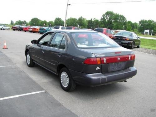 Photo of a 1997-1998 Nissan Sentra in Anthracite Gray (paint color code KK0