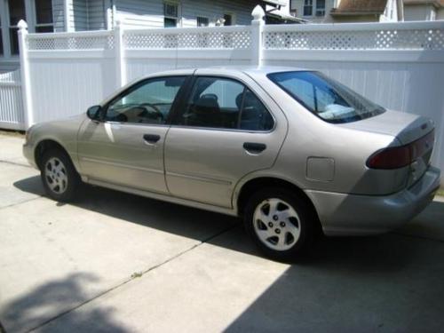 Photo Image Gallery & Touchup Paint: Nissan Sentra in Platinum Gold (KN4)