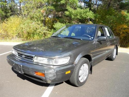 Photo of a 1990-1992 Nissan Stanza in Charcoal Pearl (paint color code 5J9)