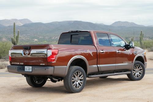 Photo of a 2016 Nissan Titan in Forged Copper Metallic (paint color code CAU)