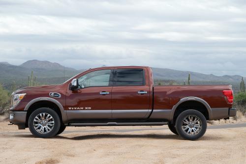 Photo of a 2017 Nissan Titan in Forged Copper Metallic (paint color code CAU)