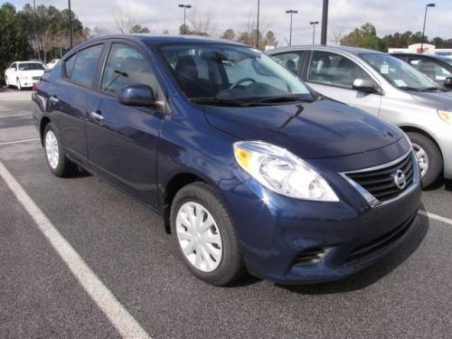 Photo Image Gallery & Touchup Paint: Nissan Versa in Blue Onyx (B23)