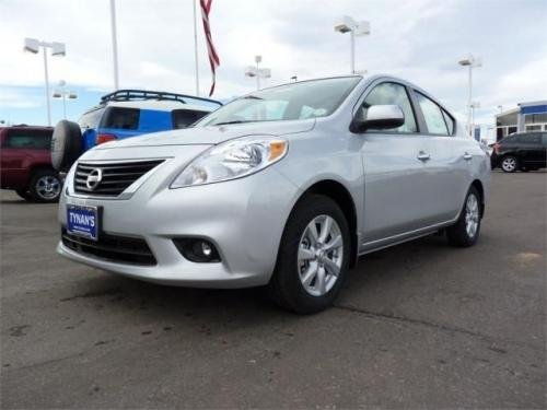 Photo of a 2013 Nissan Versa in Brilliant Silver Metallic (paint color code K23)