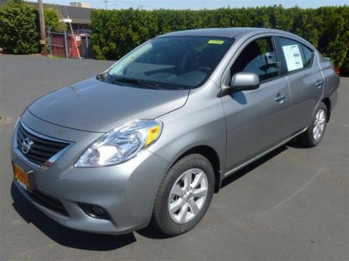 Photo of a 2012-2014 Nissan Versa in Magnetic Gray (paint color code K36