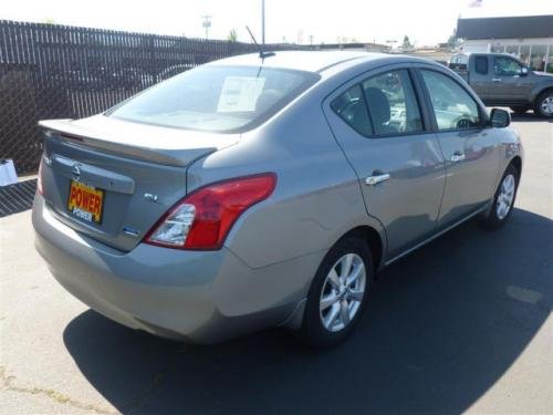Photo of a 2012-2014 Nissan Versa in Magnetic Gray (paint color code K36)