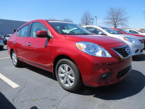 Photo of a 2012 Nissan Versa in Red Brick (paint color code NAC)