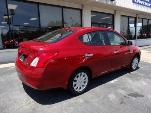 Photo Image Gallery & Touchup Paint: Nissan Versa in Red Brick (NAC)