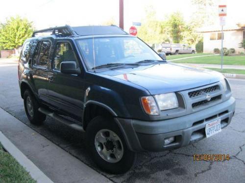 Photo of a 2000 Nissan Xterra in Denim Blue (paint color code BW2)