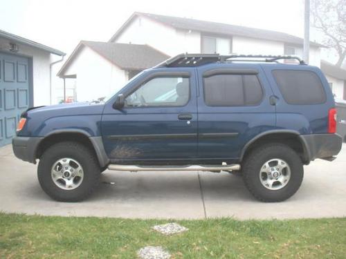 Photo of a 2001-2004 Nissan Xterra in Just Blue (paint color code BX5)