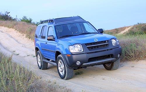 Photo of a 2002 Nissan Xterra in Shock Blue (paint color code BY2)