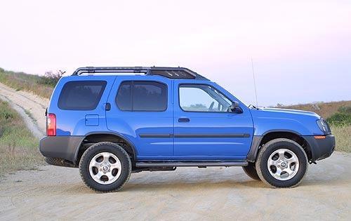 Photo of a 2002 Nissan Xterra in Shock Blue (paint color code BY2)