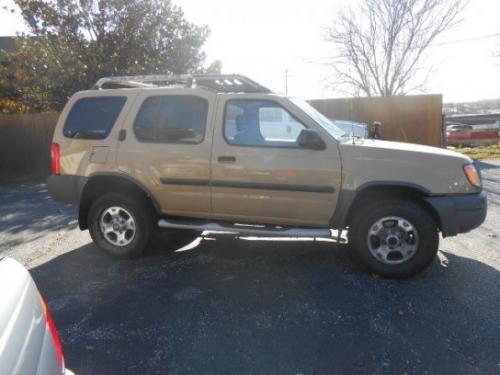 Photo of a 2001 Nissan Xterra in Khaki (paint color code CV9)