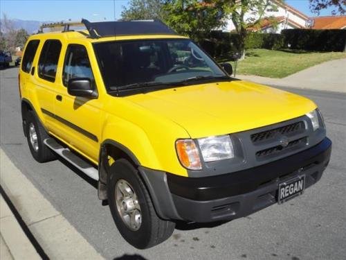 Photo of a 2000-2004 Nissan Xterra in Solar Yellow (paint color code EW3)