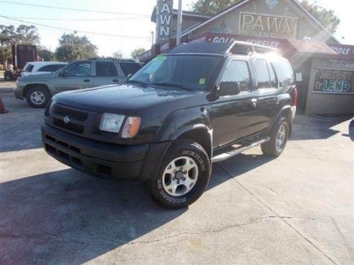 Photo of a 2000-2004 Nissan Xterra in Super Black (paint color code KH3