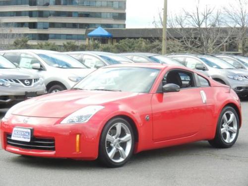 Photo of a 2008-2009 Nissan Z in Nogaro Red (paint color code A41)