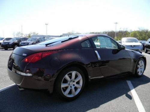 Photo of a 2003 Nissan Z in Brickyard (paint color code AX8)