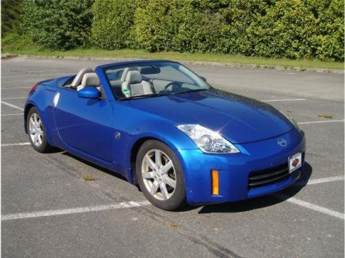 Photo of a 2003-2007 Nissan Z in Daytona Blue (paint color code B17)