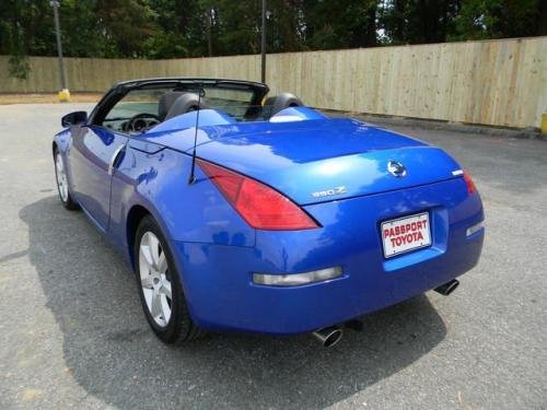 Photo of a 2003 Nissan Z in Daytona Blue (paint color code B17)