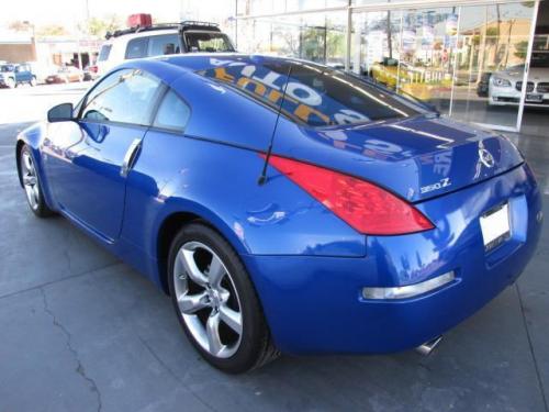 Photo Image Gallery & Touchup Paint: Nissan Z in Daytona Blue (B17)