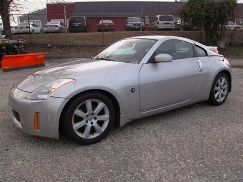 Photo of a 2004 Nissan Z in Liquid Aluminum (paint color code K25