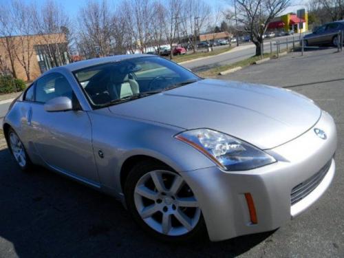 Photo Image Gallery & Touchup Paint: Nissan Z in Chrome Silver (KY0)