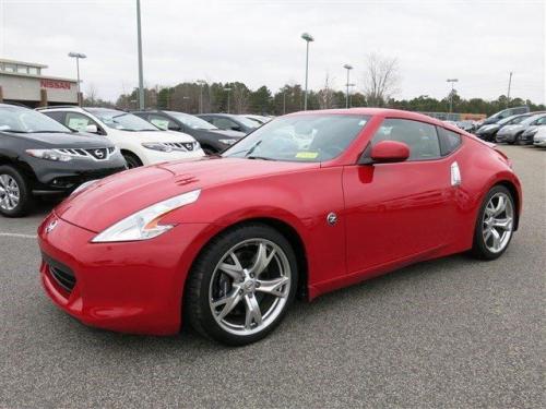 Photo Image Gallery & Touchup Paint: Nissan Z in Solid Red (A54)