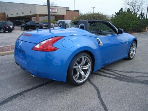 Photo of a 2009-2012 Nissan Z in Monterey Blue (paint color code RAE)