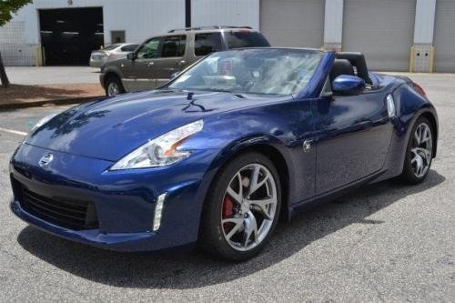 Photo of a 2016-2020 Nissan Z in Deep Blue Pearl (paint color code RAY)