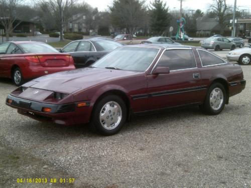 Photo of a 1984-1985 Nissan Z in Wine Metallic (paint color code 032)