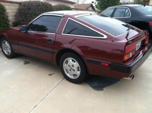 Photo of a 1984-1985 Nissan Z in Wine Metallic (paint color code 032)