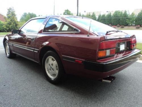 Photo of a 1984-1985 Nissan Z in Wine Metallic (paint color code 032)