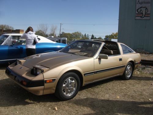 Photo of a 1985-1986 Nissan Z in Aspen Gold Metallic (paint color code 120)