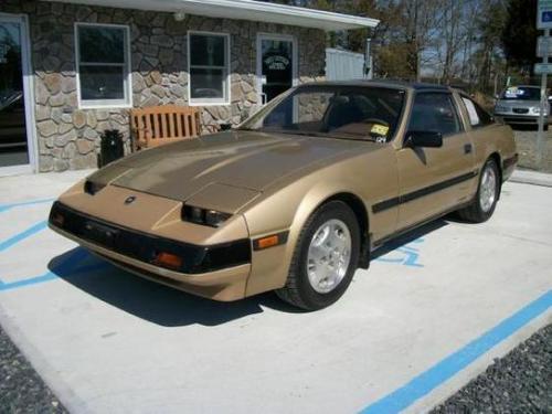 Photo of a 1985-1986 Nissan Z in Aspen Gold Metallic (paint color code 120)