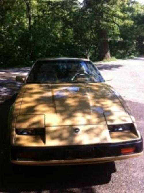 Photo of a 1985-1986 Nissan Z in Aspen Gold Metallic (paint color code 120)