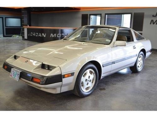 Photo of a 1984-1986 Nissan Z in Light Pewter Metallic (paint color code 257)