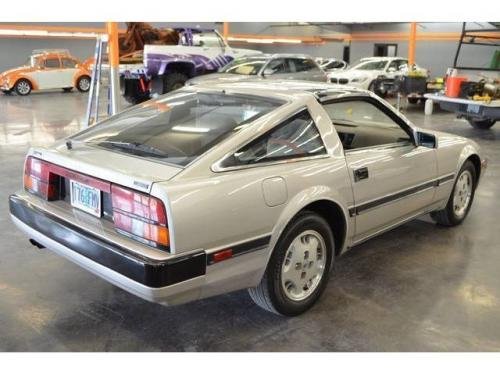 Photo of a 1984-1986 Nissan Z in Light Pewter Metallic (paint color code 257)