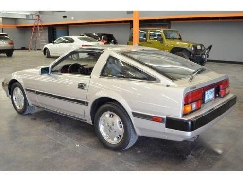 Photo of a 1984-1986 Nissan Z in Light Pewter Metallic (paint color code 257)