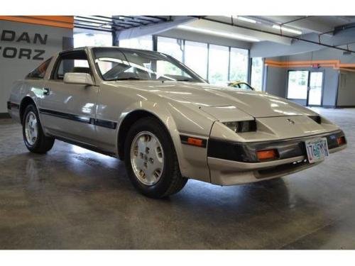 Photo of a 1984-1986 Nissan Z in Light Pewter Metallic (paint color code 257)