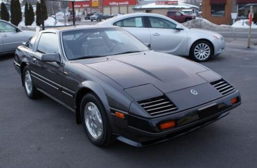 Photo of a 1984-1986 Nissan Z in Dark Pewter Metallic (paint color code 218)