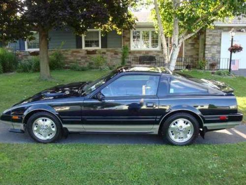 Photo of a 1985-1986 Nissan Z in Black Blue Metallic on Light Pewter Metallic (paint color code 257)