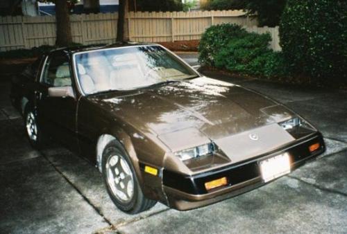 Photo of a 1985-1986 Nissan Z in Dark Brown Metallic (paint color code 332)