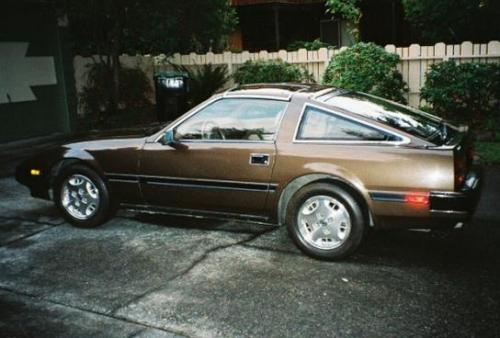 Photo of a 1985-1986 Nissan Z in Dark Brown Metallic (paint color code 332)