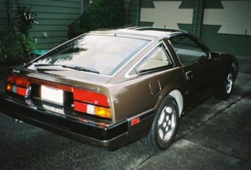 Photo of a 1985-1986 Nissan Z in Dark Brown Metallic (paint color code 332)