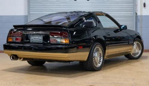 Photo of a 1985 Nissan Z in Thunder Black on Aspen Gold Metallic (paint color code 356)