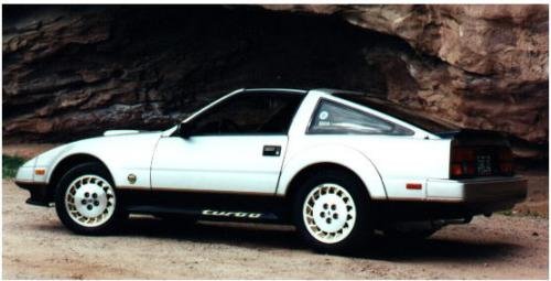 Photo of a 1984 Nissan Z in Light Pewter Metallic on Thunder Black (paint color code 365)