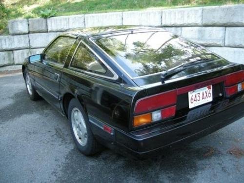 Photo of a 1984-1988 Nissan Z in Thunder Black (paint color code 365)