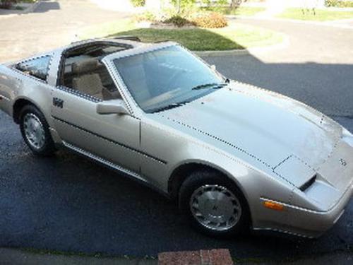 Photo of a 1987-1989 Nissan Z in Champagne Pearl (paint color code 656)